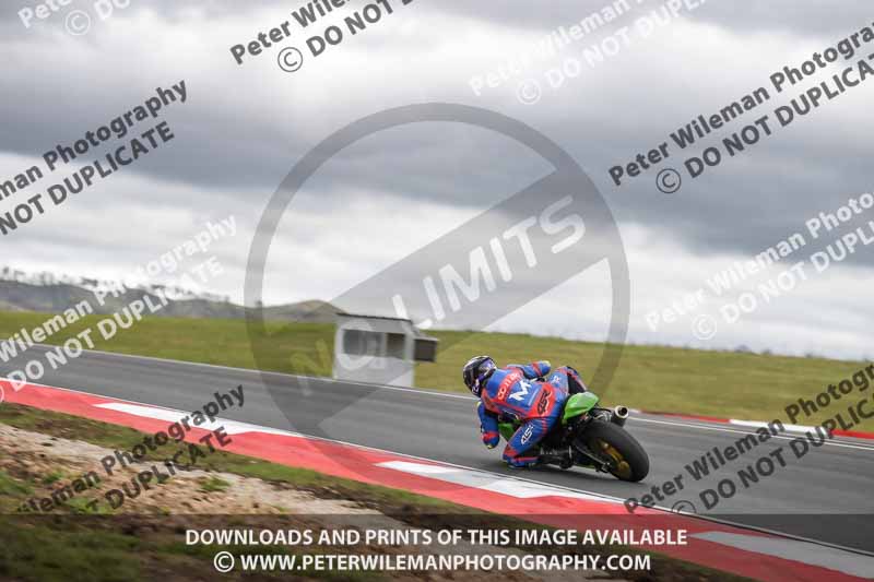 cadwell no limits trackday;cadwell park;cadwell park photographs;cadwell trackday photographs;enduro digital images;event digital images;eventdigitalimages;navarra;no limits trackdays;peter wileman photography;racing digital images;trackday digital images;trackday photos